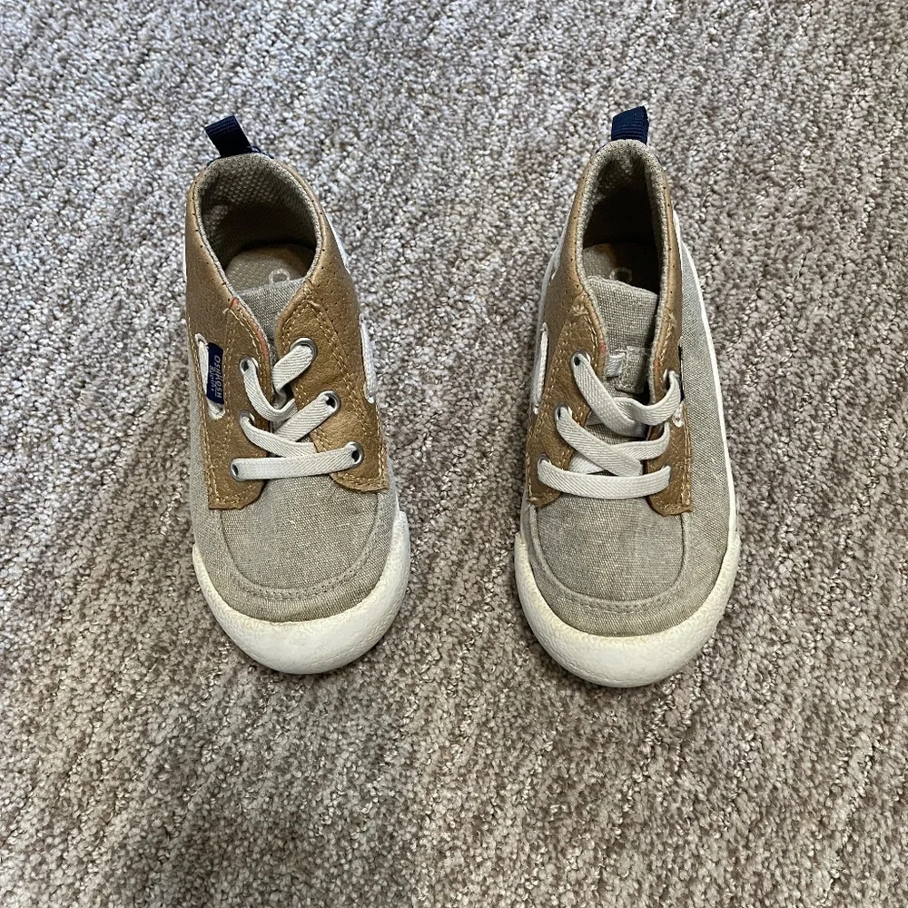 OshKosh Kids Canvas High Tops‎ Size 8
